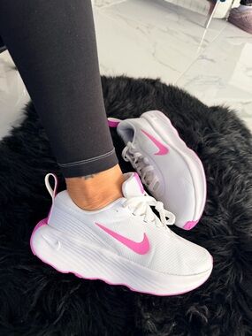 Nike Promina